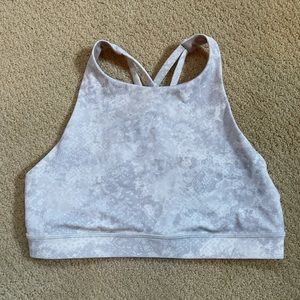 Lululemon Sport Bra - size 8 never worn